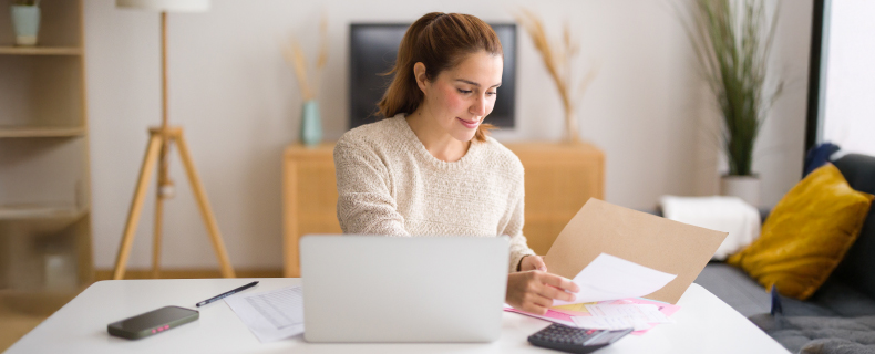 A woman's perception about current and future household budgets and spends